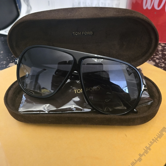 Tom Ford Black Sunglasses - Picture 2 of 8